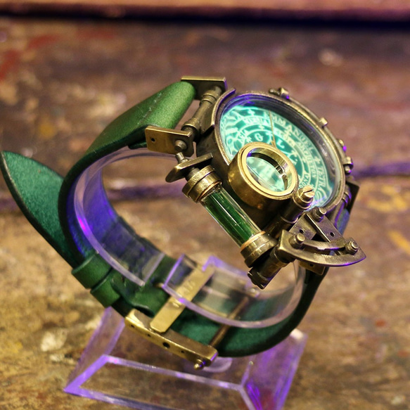 スチームパンク 腕時計 コラボウォッチ グリーン 魔法陣 蓄光 5枚目の画像