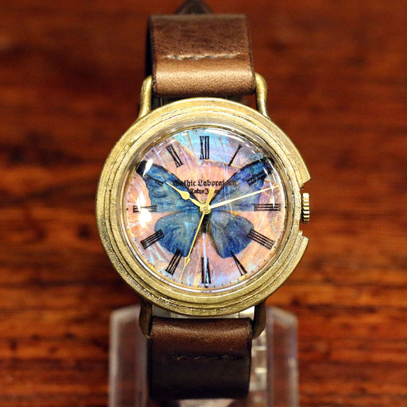 本物のモルフォ蝶の翅を文字盤にした腕時計 Sランク Lサイズ 2枚目の画像
