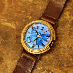 本物のモルフォ蝶の翅を文字盤にした 真鍮製 腕時計 Sランク Lサイズ 1枚目の画像
