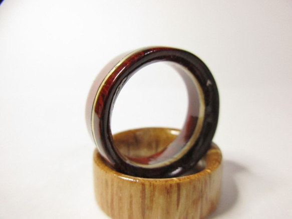 ブラスライン入り木製の指輪 ウェンジ 4枚目の画像