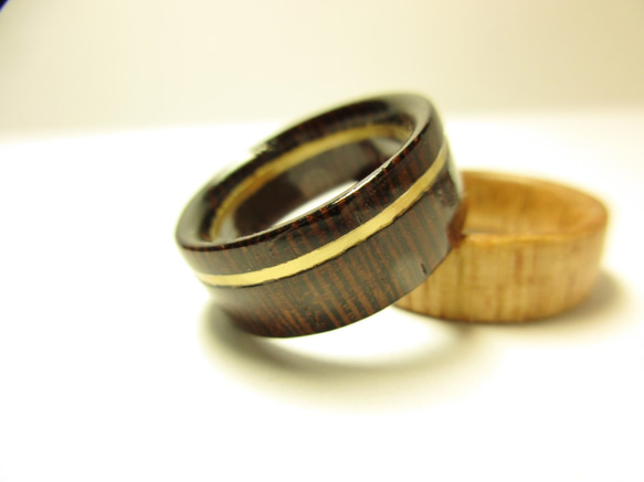 ブラスライン入り木製の指輪 ウェンジ 5枚目の画像