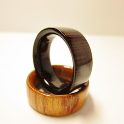 木製の指輪 ウェンジ 艶有り仕上げ 2枚目の画像