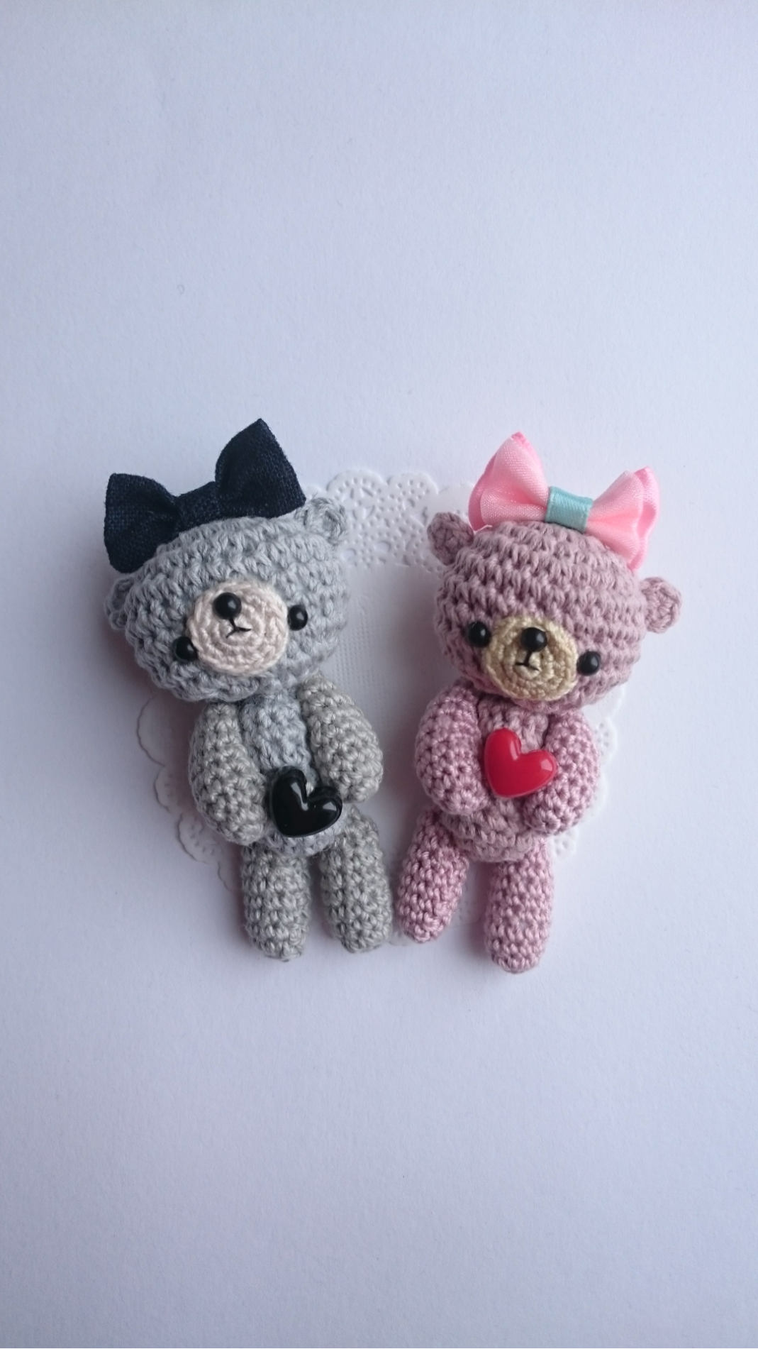 genjee様オーダー専用 リボンくまちゃんのブローチ(ピンク)&(グレー)