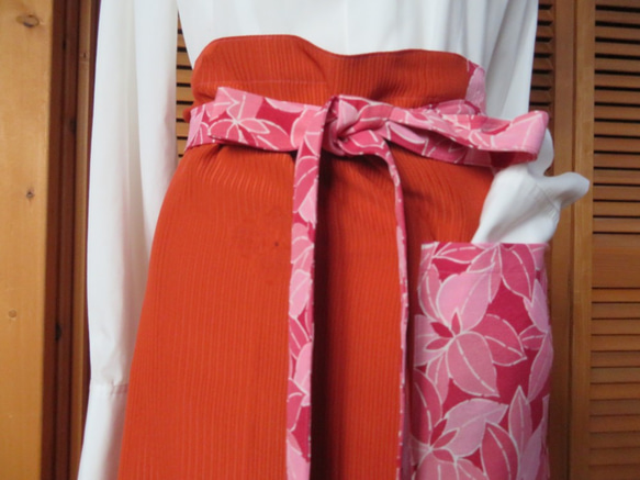 カフェエプロン　暖色系　大柄模様　着物リメイク 7枚目の画像