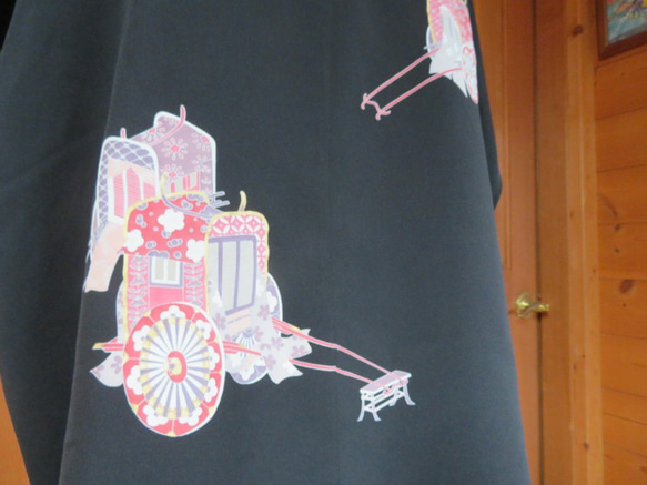 黒絵羽織から　チュニックブラウス　着物リメイク 5枚目の画像