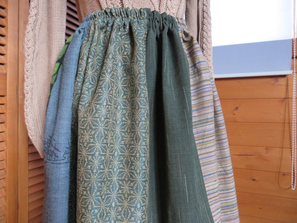緑系　ウールの着物をパッチしたギャザースカート　着物リメイク 8枚目の画像