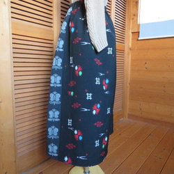 sale　黒系　ウールの着物をパッチしたギャザースカート　着物リメイク 3枚目の画像