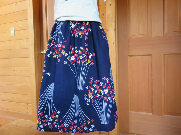 着物リメイク　浴衣　花柄　ギャザースカート　 1枚目の画像