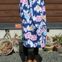 値下げ　浴衣　蝶と花が華やかなギャザースカート　着物リメイク 2枚目の画像