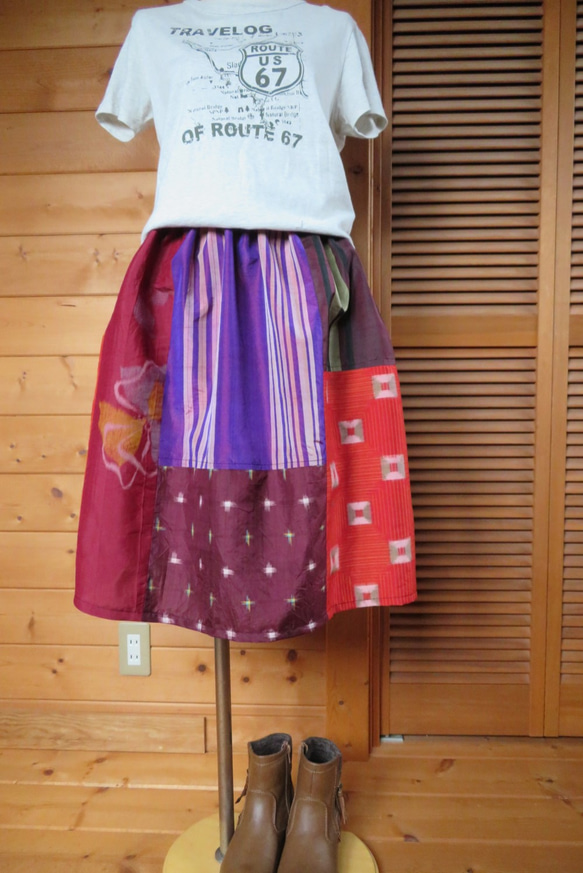 銘仙×シャリ感で軽やかギャザースカート 　着物リメイク 2枚目の画像