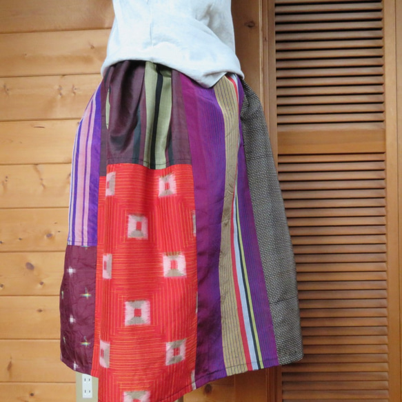 銘仙×シャリ感で軽やかギャザースカート 　着物リメイク 4枚目の画像