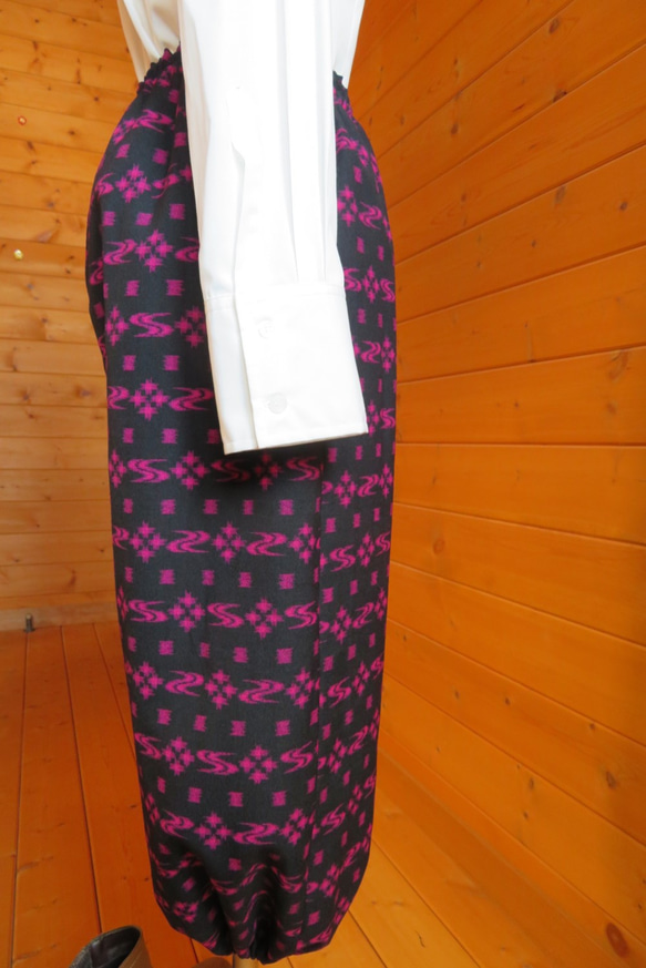 冬支度はじめませんか？　黒×ピンク　ウールのもんぺパンツ　着物リメイク 5枚目の画像