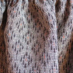鼠色にレトロな柄のギャザースカート　着物リメイク 6枚目の画像