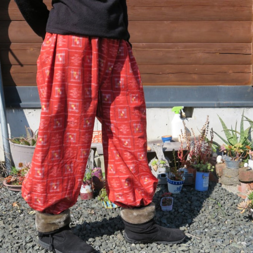 冬支度はじめませんか？ 井型文様の反物からもんぺパンツ 着物リメイク
