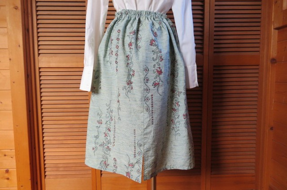 sale　紬の着物から　花柄のギャザースカート 　着物リメイク 5枚目の画像