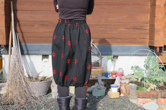 冬支度はじめませんか？井型模様のバルーンスカート　着物リメイク 3枚目の画像