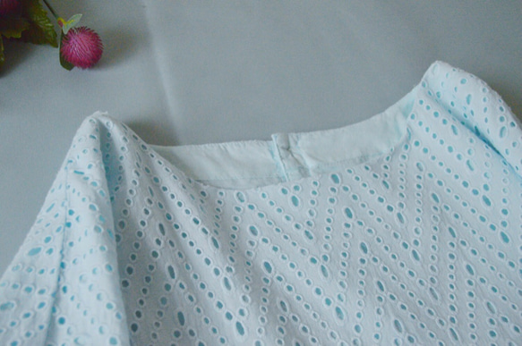 【ベビーブルー】コットン100％スカラップ刺繍ポケット付シンプルな半袖ワンピース♪ 3枚目の画像