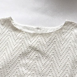 【ホワイト】コットン100％スカラップ刺繍ポケット付シンプルな半袖ワンピース♪ 3枚目の画像