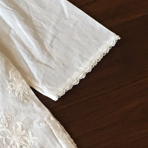 新品タグ付　NINE ホワイト長袖チュニック シルクコットン　綿　絹 レース 楽天市場】楽天3位【店内全品SALE】刺繍 レース 切り替え ロング