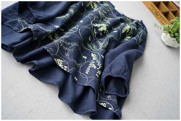 リネン100%刺繡、ピンタッククルミ釦付き大人可愛い七分袖トップス♪ 5枚目の画像