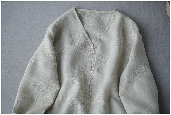 春夏秋3シーズン活躍　リネン100％総刺繍Vネックポケット付き大人可愛い長袖ワンピース♪ 1枚目の画像