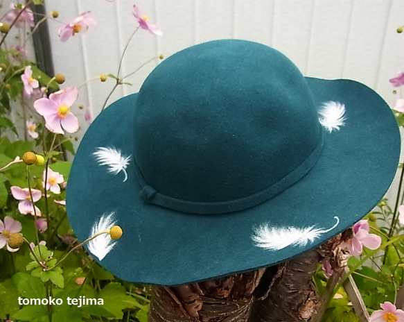 ◆SALE　羽根の落ちたきれいな青緑色の帽子　 5枚目の画像