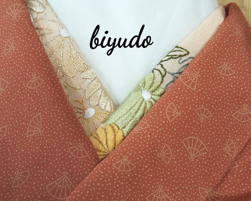 菊の日本刺繍半襟 (絹地) 和装小物（帯・半襟） biyudo 通販