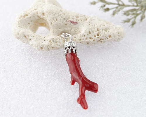 インディアンジュエリー　真っ赤な赤珊瑚　ペンダント　ピンブローチ インディアンジュエリー 真っ赤な赤珊瑚 ペンダント ピンブローチ 血赤