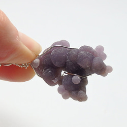 ～葡萄のような形が個性的～　グレープカルセドニーのペンダント　シルバー２ 4枚目の画像