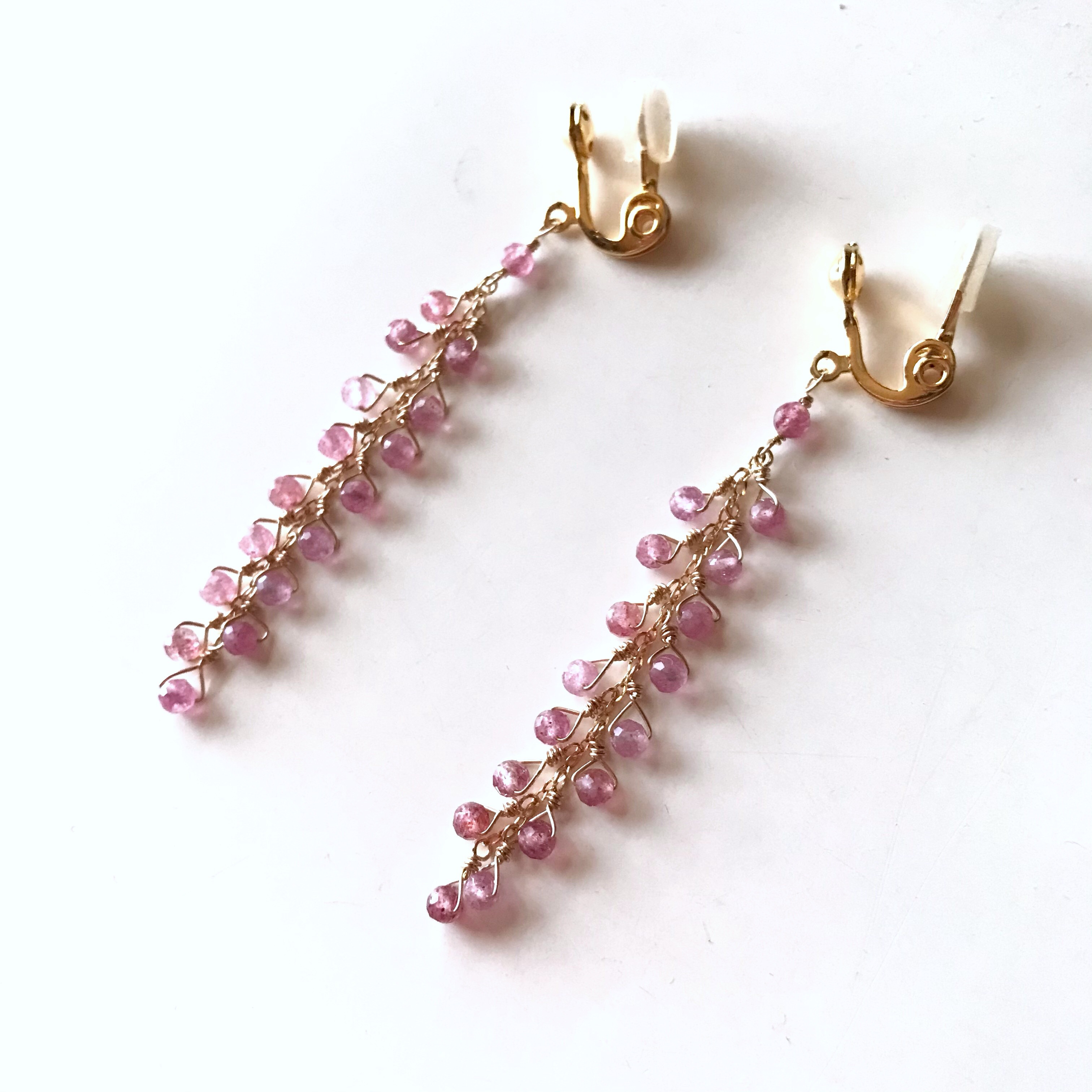 ピンクエピドートのしだれ桜イヤリング＊痛くなりにくいイヤリング