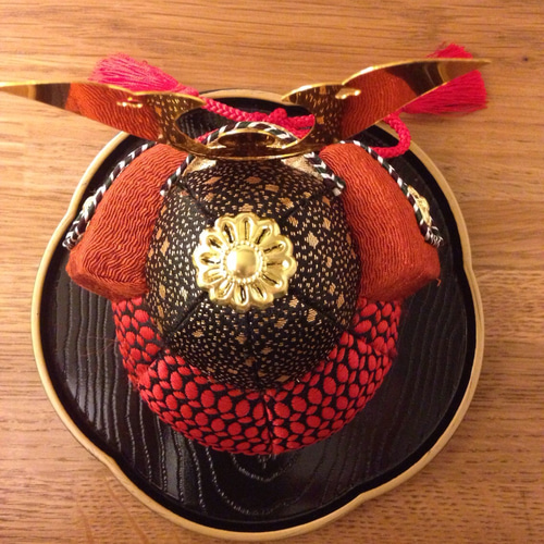 送料無料】木目込み人形 五月人形 吉祥兜（梅型台付き） その他人形 華