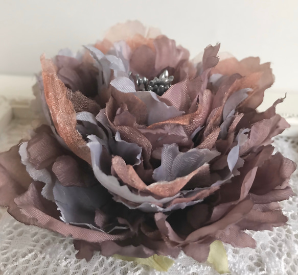 牡丹2way胸花（古色紫055D） 第1張的照片