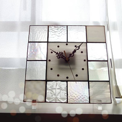 24㎝角・ステンドグラスの掛時計・モザイクK24（クリア・ホワイト・パール系）イメージは宝石箱　※受注制作 4枚目の画像