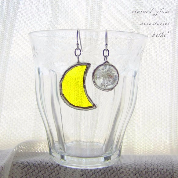 月と金星のステンドグラスのピアス（イヤリング）1人が購入 1枚目の画像