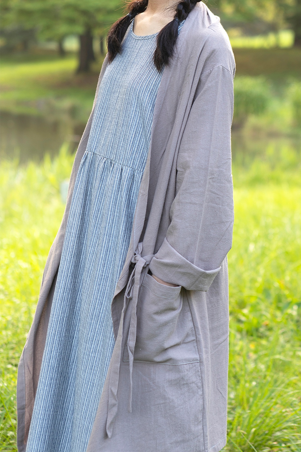 リネンではおる軽い両開きシナモンコート