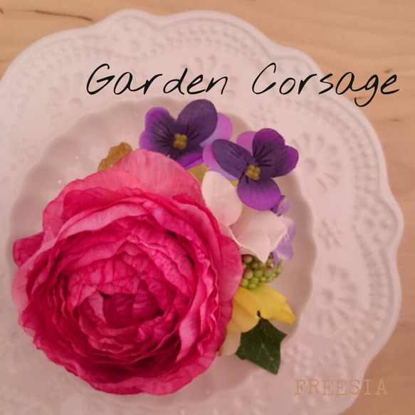 淡いオレンジ薔薇コサージュ付きミラー 淡いオレンジ薔薇コサージュ付きミラー