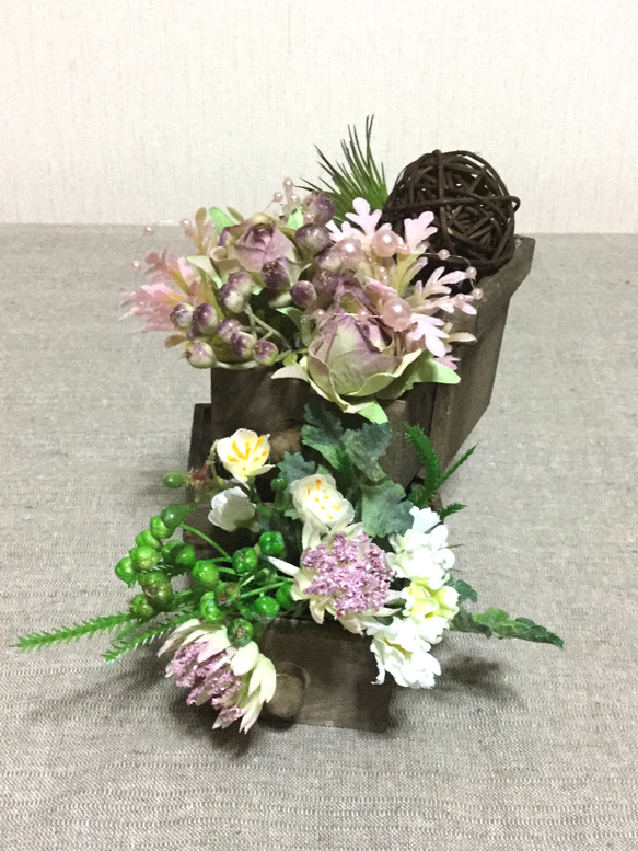 小さな木箱の中のお花 3枚目の画像