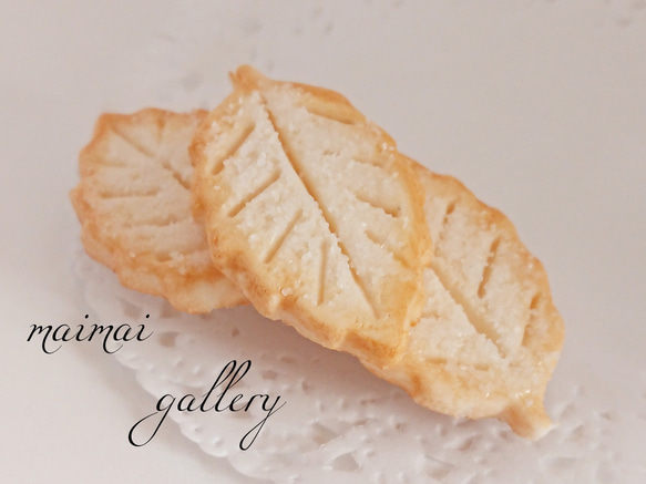 三枚重ねのリーフクッキー♡バレッタ フェイクスイーツ 1枚目の画像