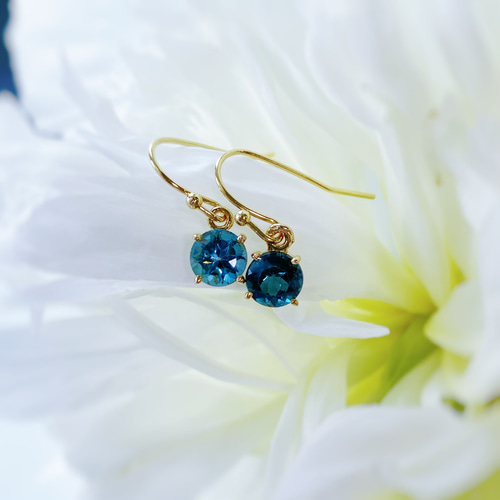 Sale☆『Garnet』の世界でひとつの天然石ピアスsv925＋プラチナ
