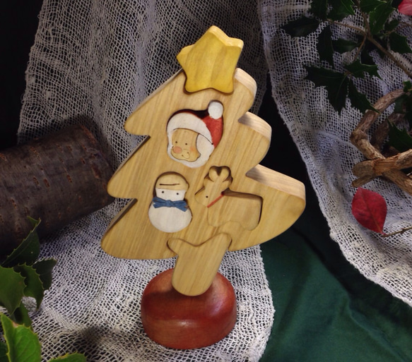 彩色組み木絵のXmasツリー  小（木肌）木工置物 1枚目の画像