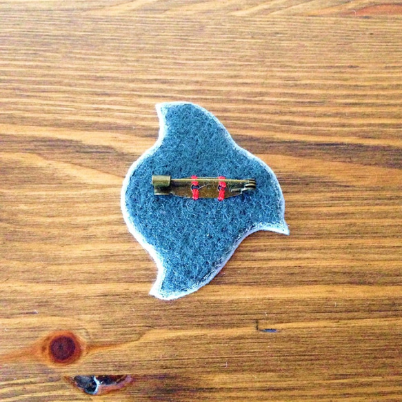 刺繍ブローチ　「千鳥」 2枚目の画像