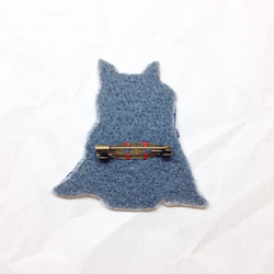 刺繍ブローチ　「旅する招き猫」 2枚目の画像