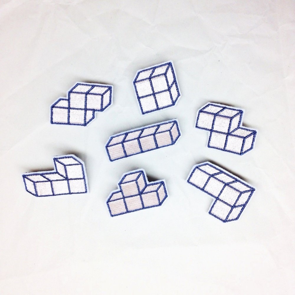 刺繍ブローチ　「積み木ブロック」　７つセット