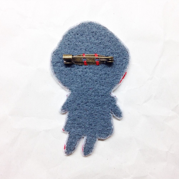 刺繍ブローチ　「文化人形」 2枚目の画像