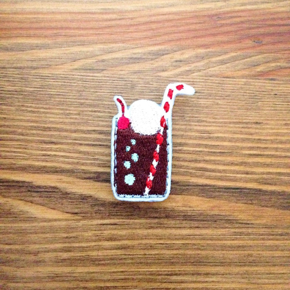 刺繍ブローチ　「コーラフロート」 1枚目の画像