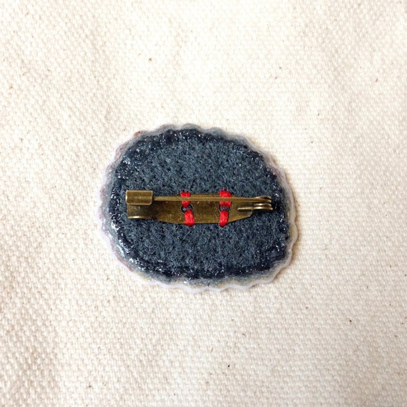 刺繍ブローチ　「伊達巻き」 2枚目の画像