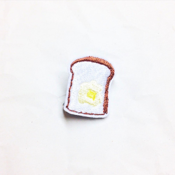 刺繍ブローチ　「食パン」 1枚目の画像