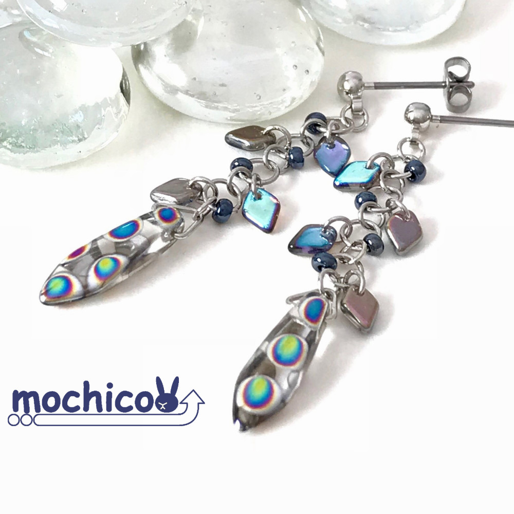 水玉ダガーとドラゴンビーズが揺れるピアス♪《イヤリング交換可  