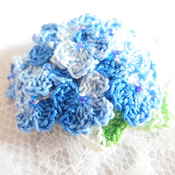 小さな青い紫陽花のブローチ 1枚目の画像