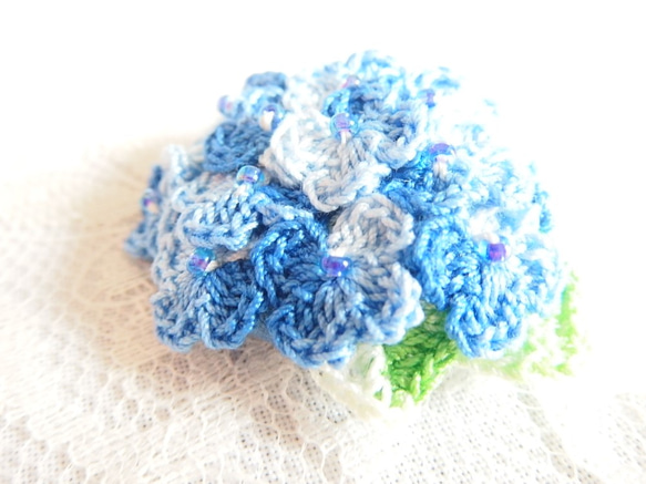 小さな青い紫陽花のブローチ 4枚目の画像